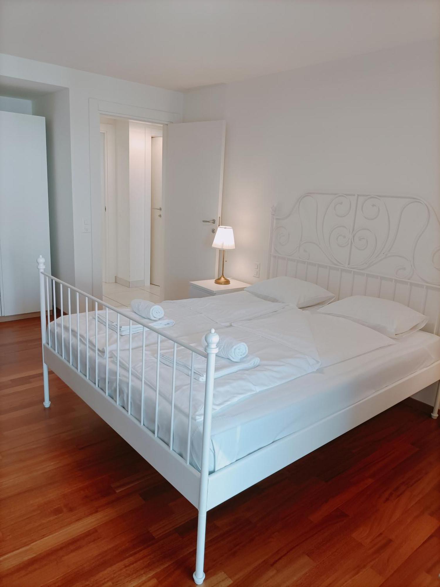 Residenza Vivian Deluxe Apartments Locarno Exterior photo